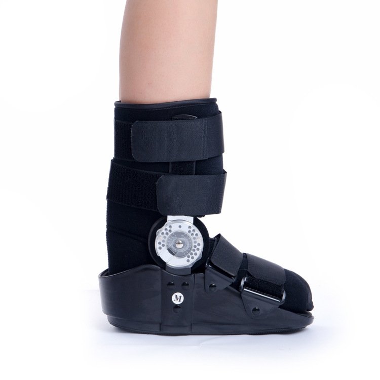 Wholesale of medical foot fractures and sprains ankle joint stabilizers, walking boots, and foot protectors in factories